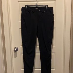 Black pants with 6 pockets